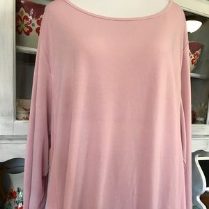 🌸 Pretty Plus Size Top 🌸